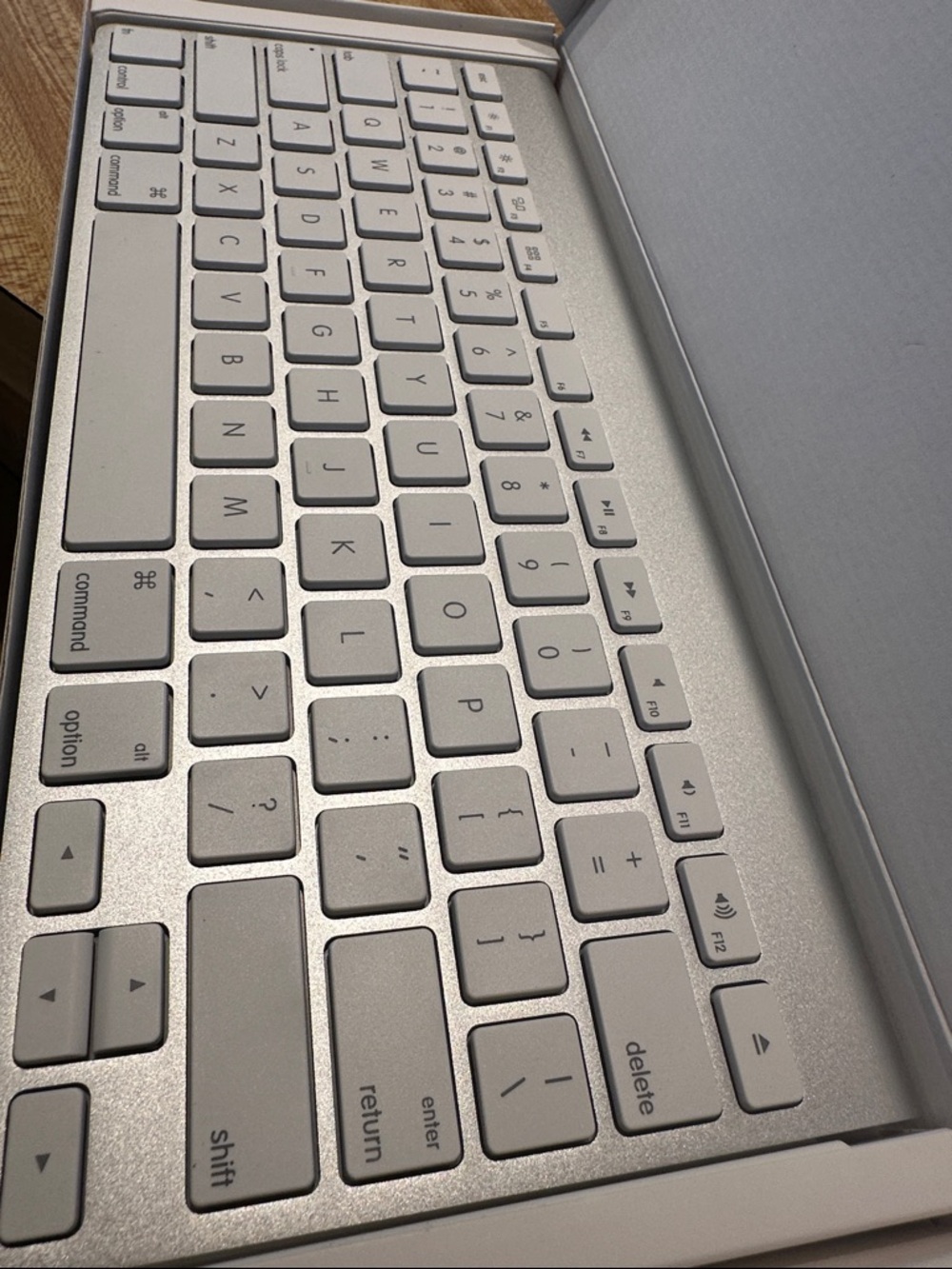 Apple A1314 Wireless Bluetooth Aluminum Keyboard - Silver